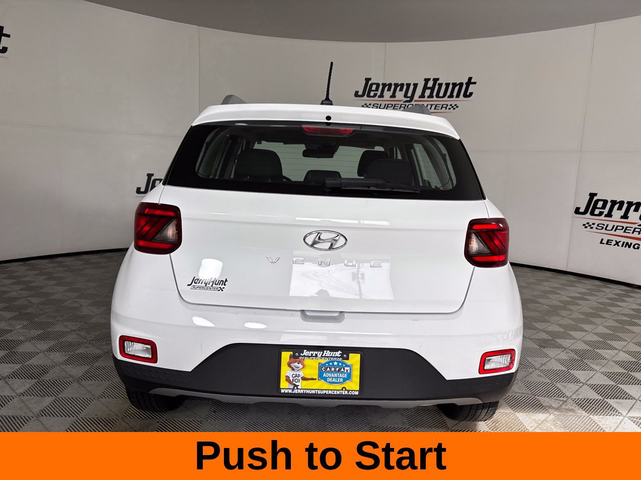 Used 2025 Hyundai Venue SEL FWD image 7
