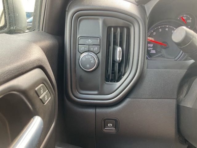 Used 2020 Chevrolet Silverado 1500 Custom w/ Custom Value Package image 22