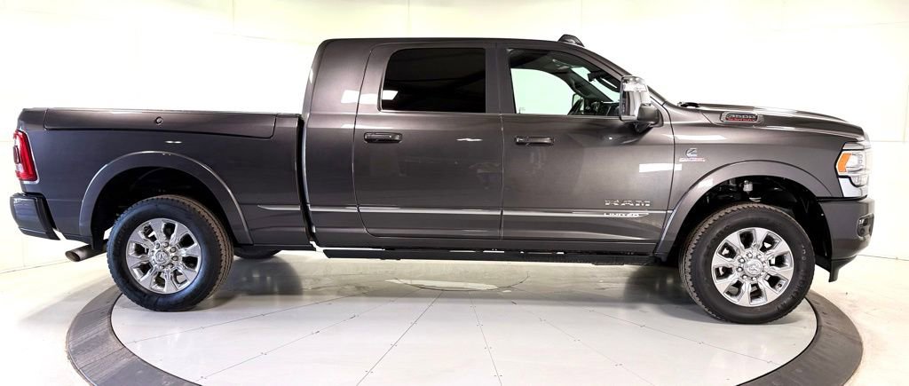 Used 2024 RAM 3500 Limited image 3