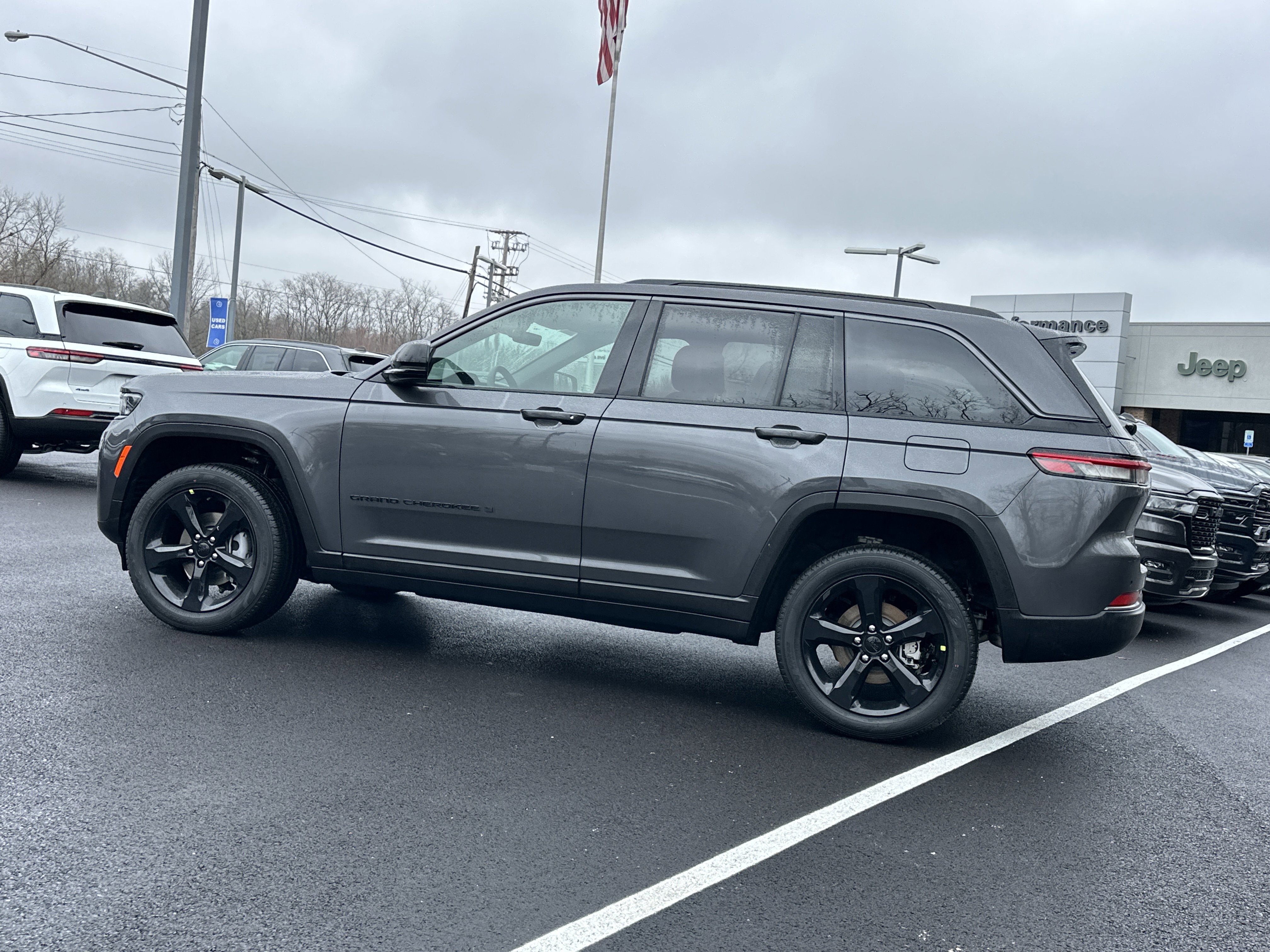 New 2026 Jeep Grand Cherokee Limited w/ Limited Altitude Package image 28