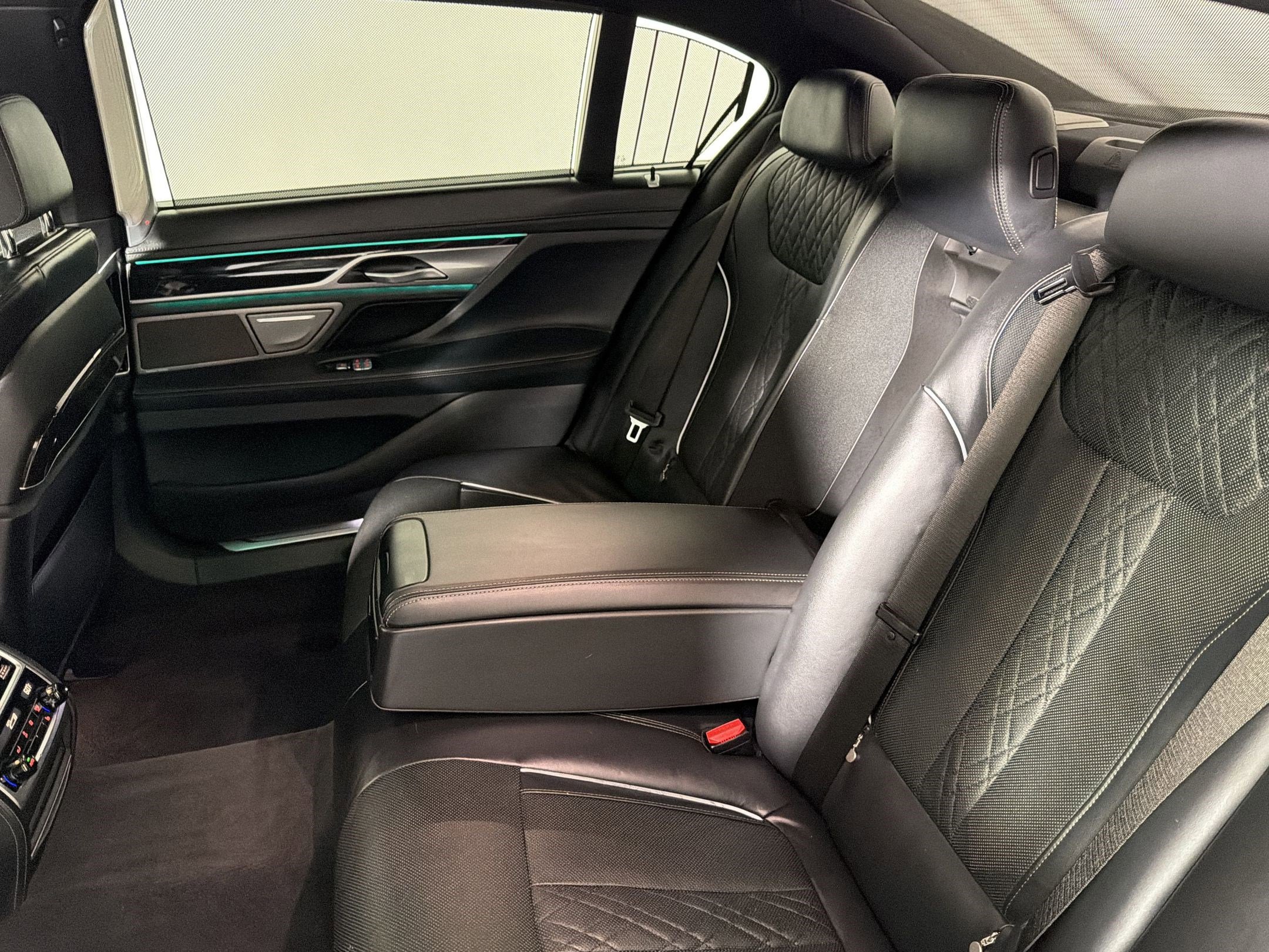 Used 2019 BMW 750i w/ Executive Package RWD image 29
