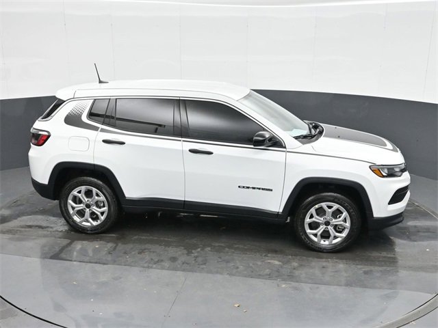 Used 2025 Jeep Compass Sport w/ Mopar Graphics Package image 30