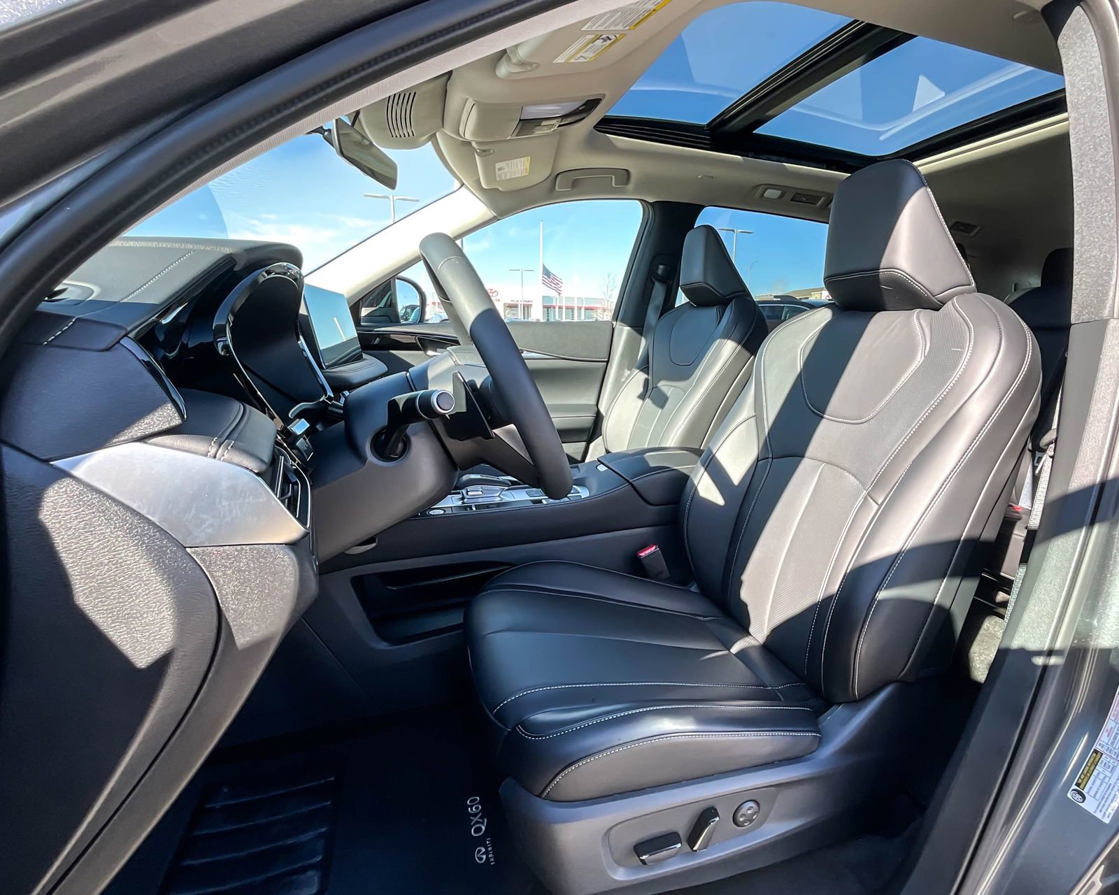 Certified 2025 INFINITI QX60 Pure image 10