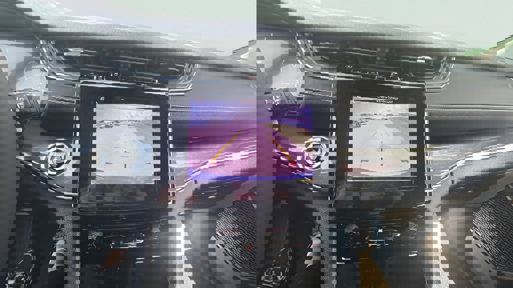 Used 2023 Jeep Grand Cherokee Laredo image 15