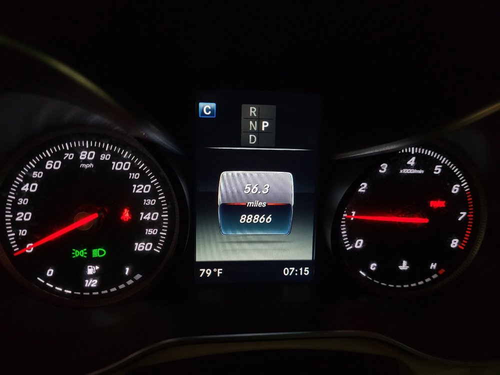 Used 2018 Mercedes-Benz GLC 300 4MATIC image 23