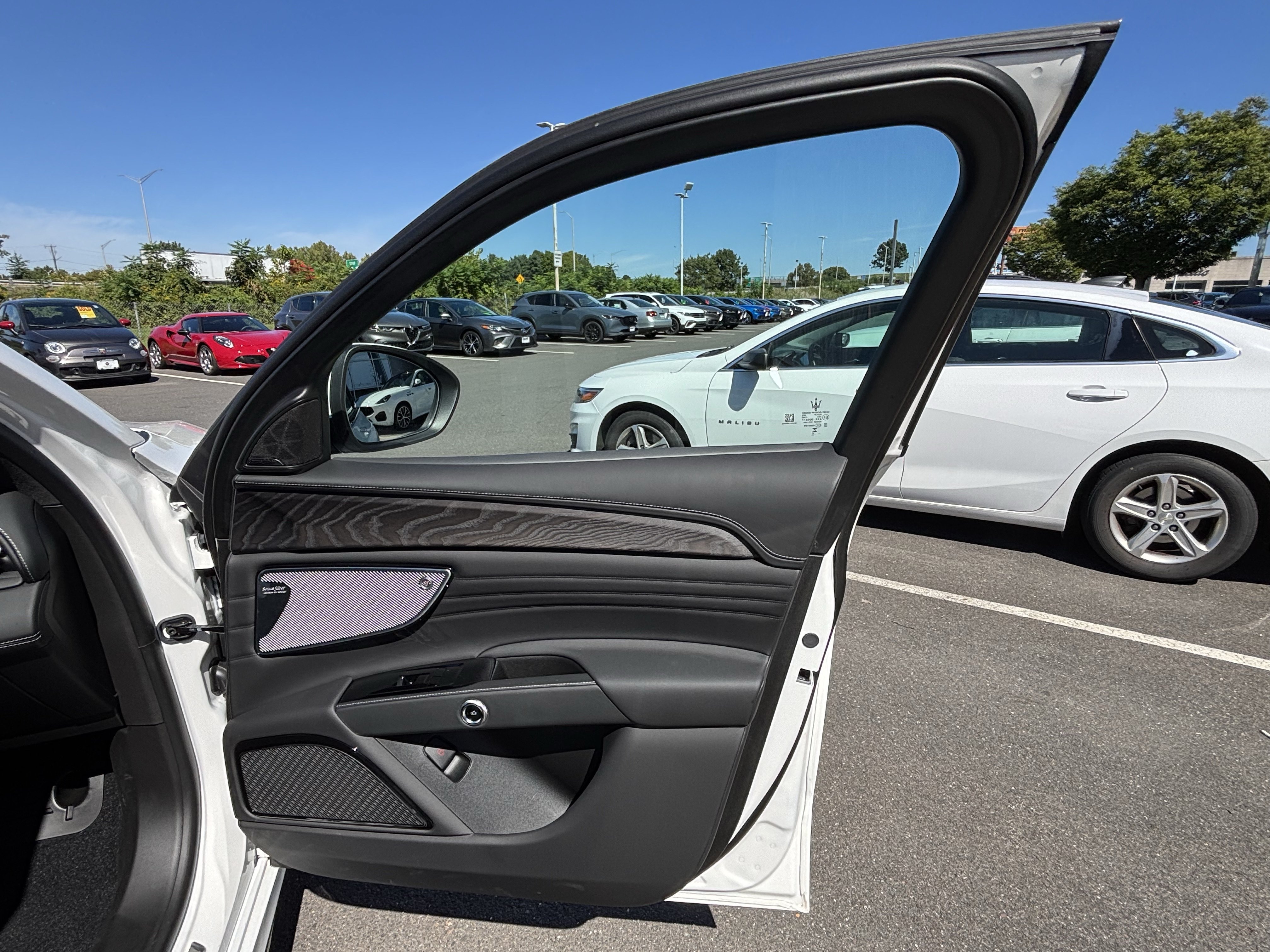 Used 2026 Maserati Grecale Folgore AWD/4WD image 39