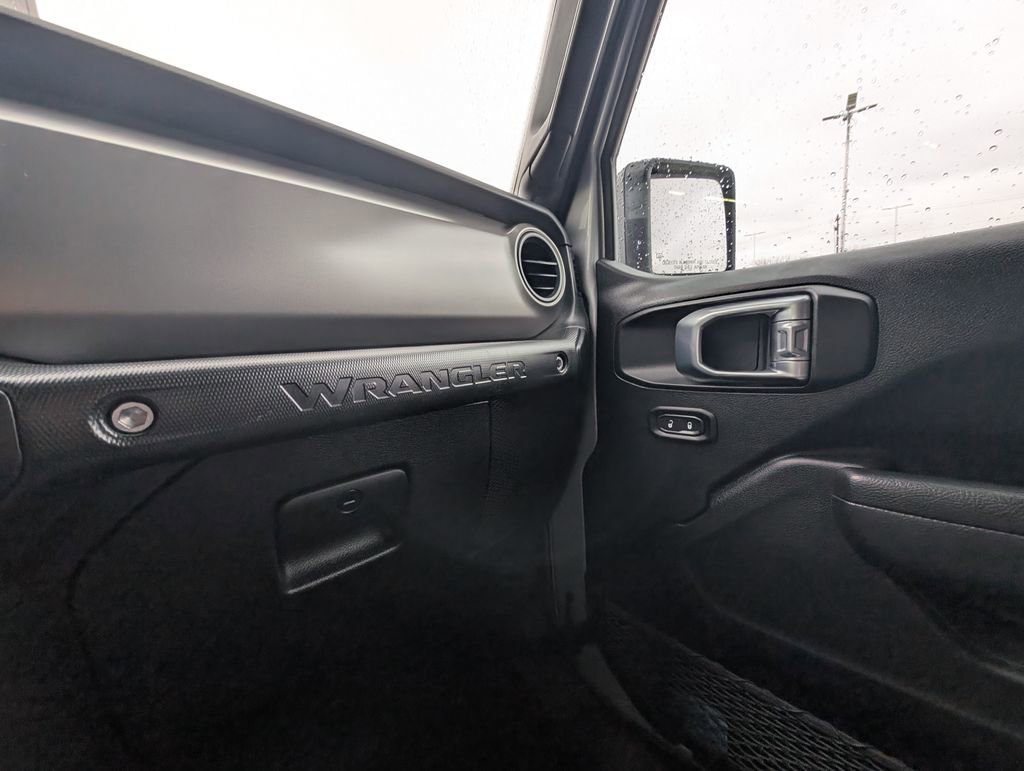Used 2022 Jeep Wrangler Unlimited Willys image 35