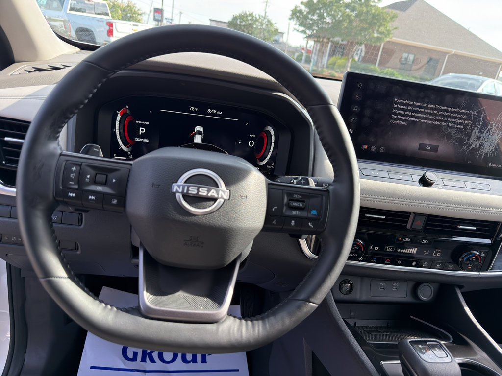 Used 2025 Nissan Rogue SL w/ Tech Package FWD image 18