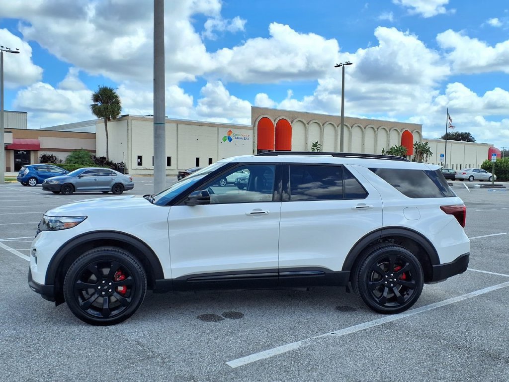 Used 2022 Ford Explorer ST w/ ST Street Pack AWD/4WD image 4