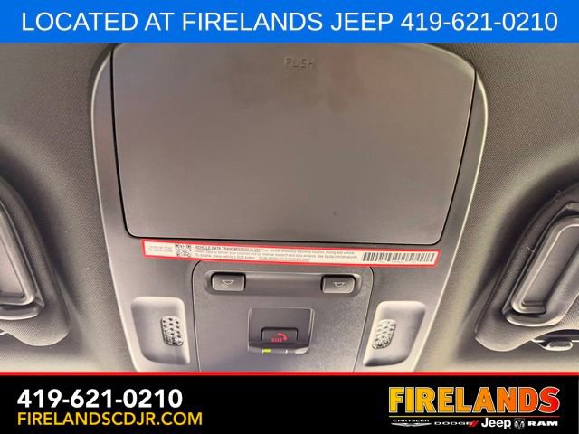 Used 2025 Toyota Camry SE FWD image 28
