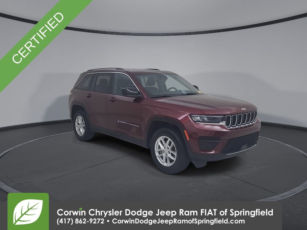 Used 2023 Jeep Grand Cherokee Laredo AWD/4WD image 3