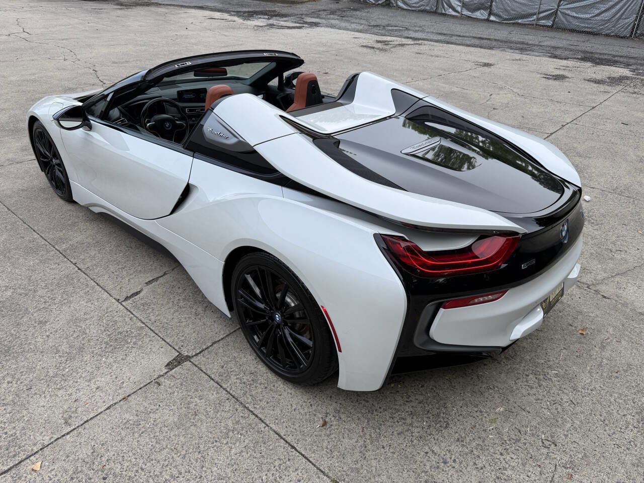 Used 2019 BMW i8 Roadster AWD/4WD image 10