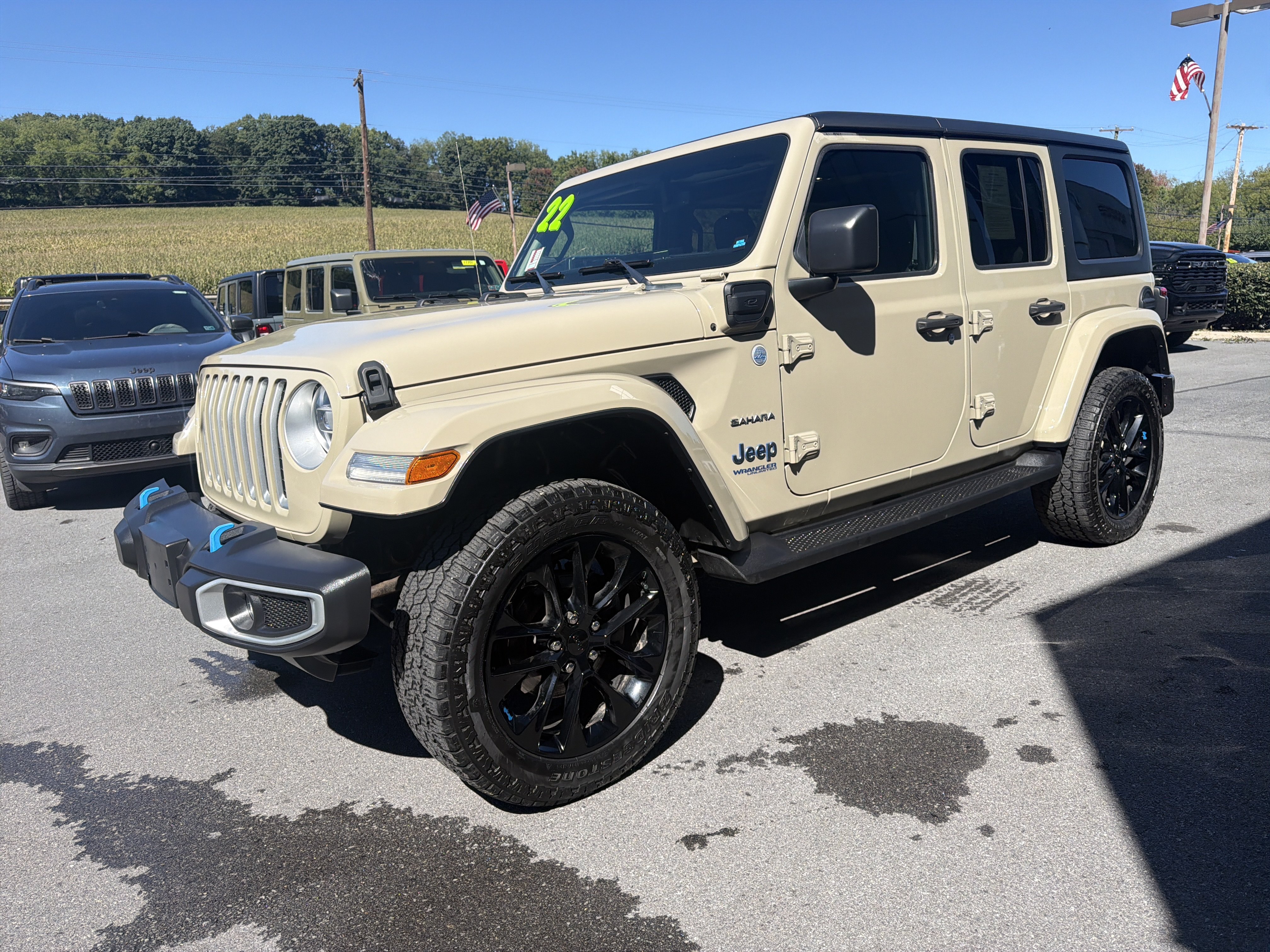 Used 2022 Jeep Wrangler Unlimited Sahara w/ Cold Weather Group AWD/4WD image 8