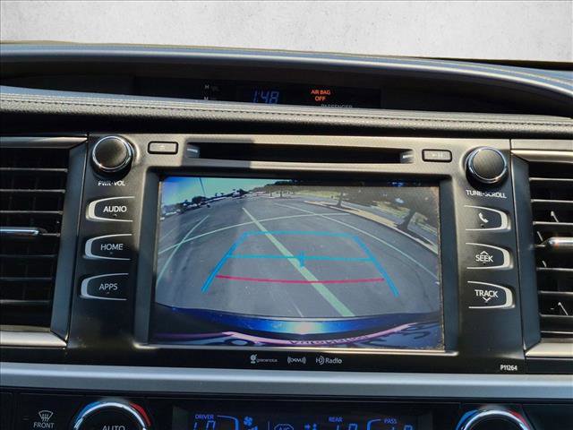 Used 2016 Toyota Highlander LE FWD image 14