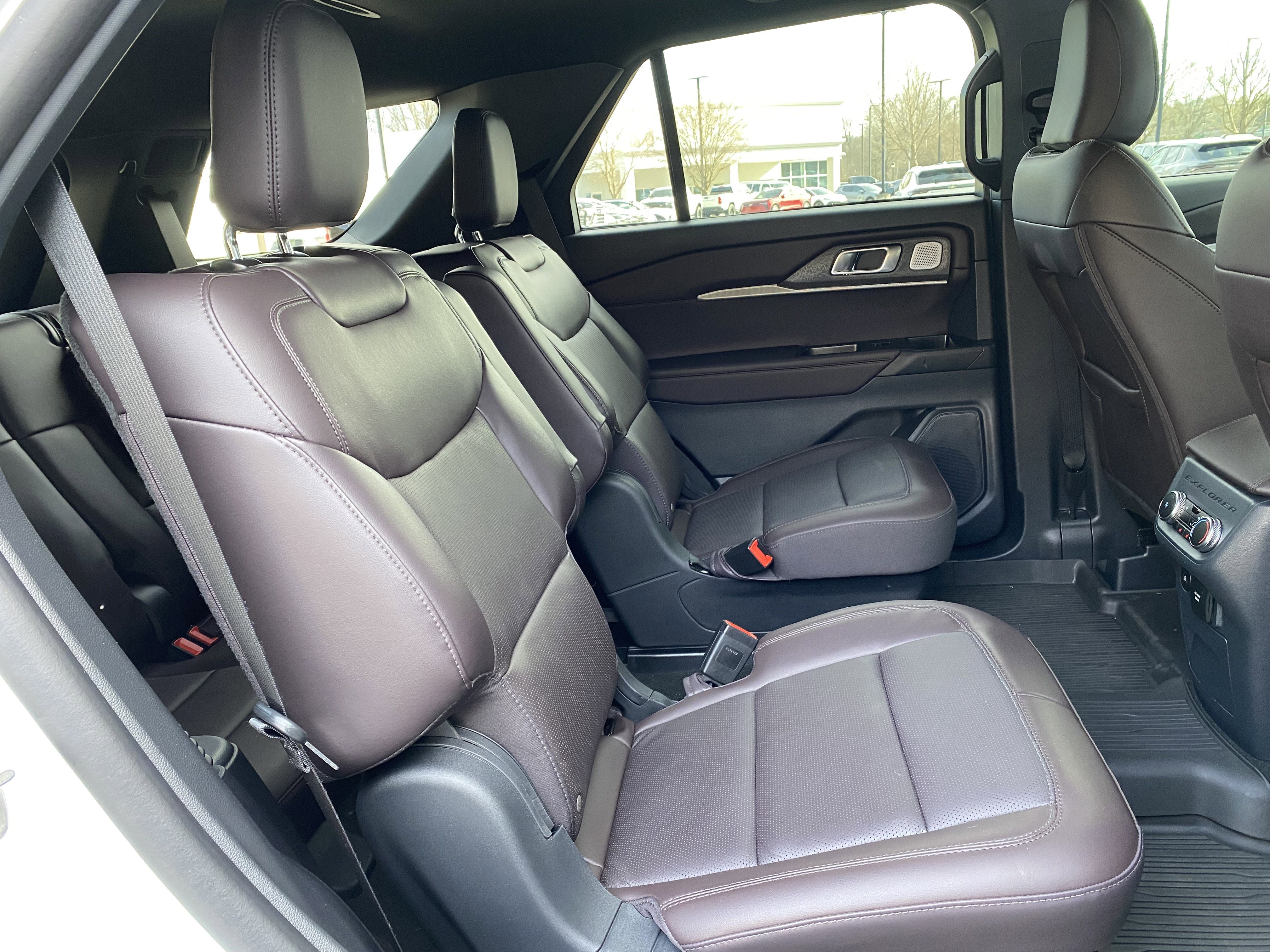 Used 2025 Ford Explorer Platinum image 36