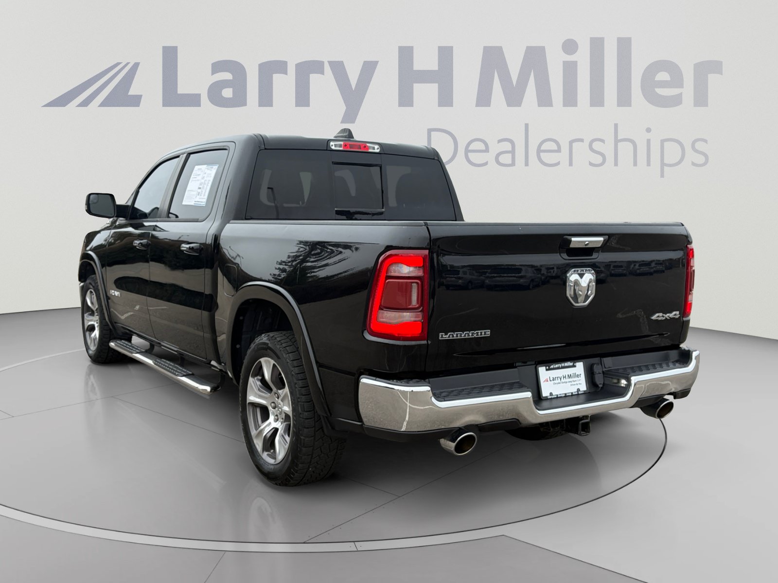 Used 2021 RAM 1500 Laramie AWD/4WD image 4