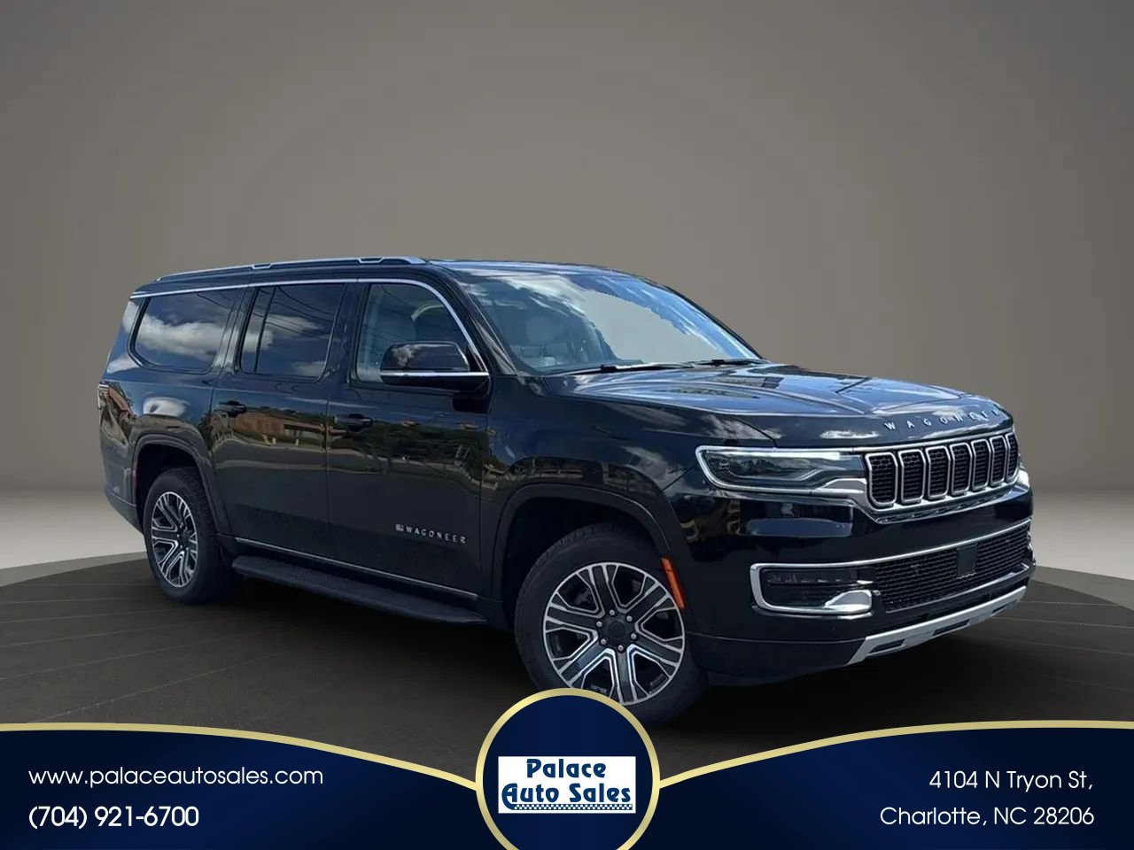 Used 2024 Jeep Wagoneer L Series II w/ Flexible Seating Group RWD image 1