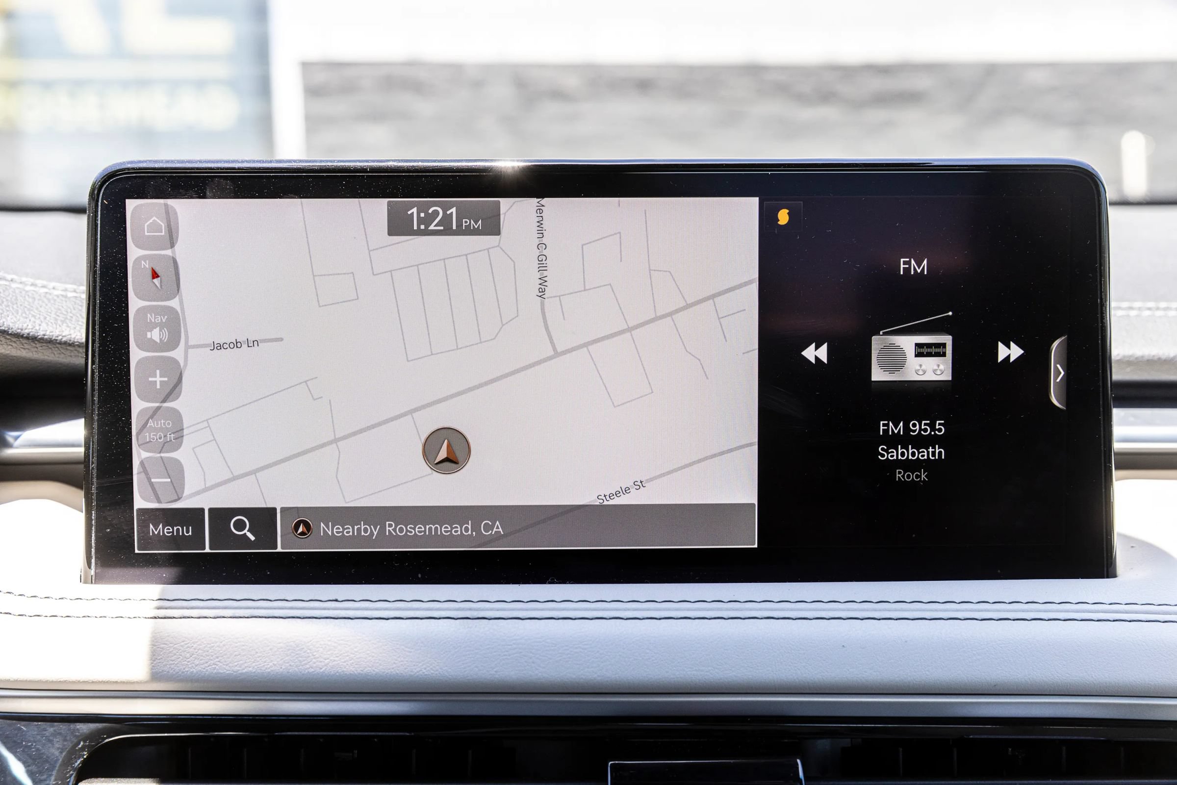 Used 2025 Genesis G70 2.5T RWD image 18