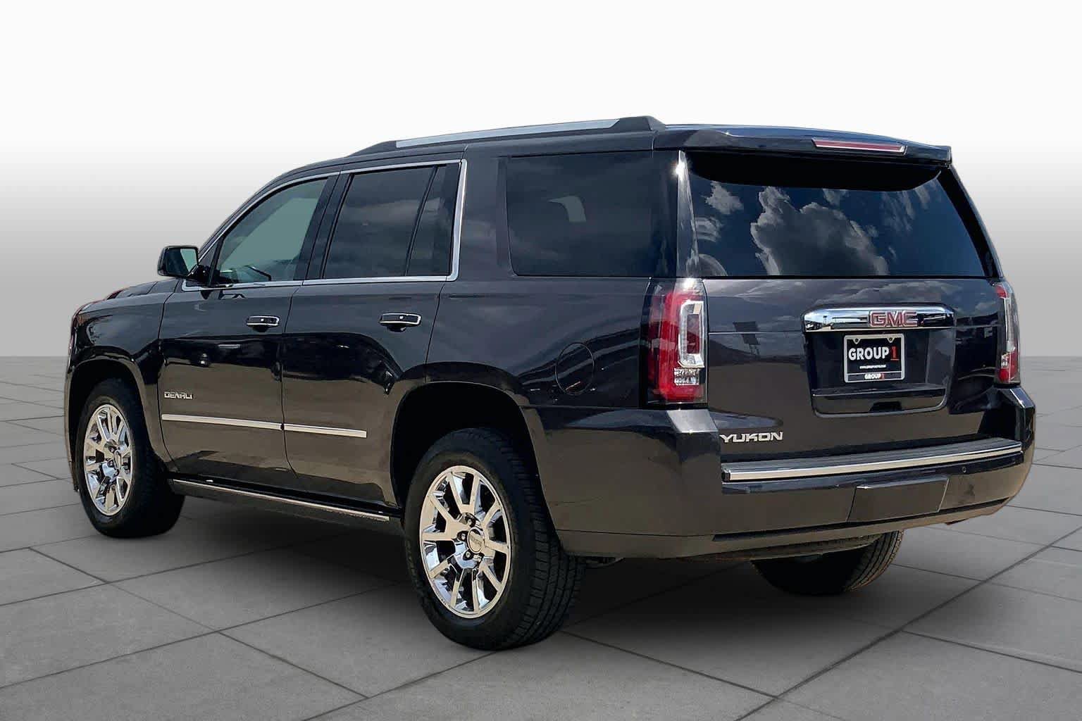 Used 2017 GMC Yukon Denali w/ Open Road Package AWD/4WD image 11