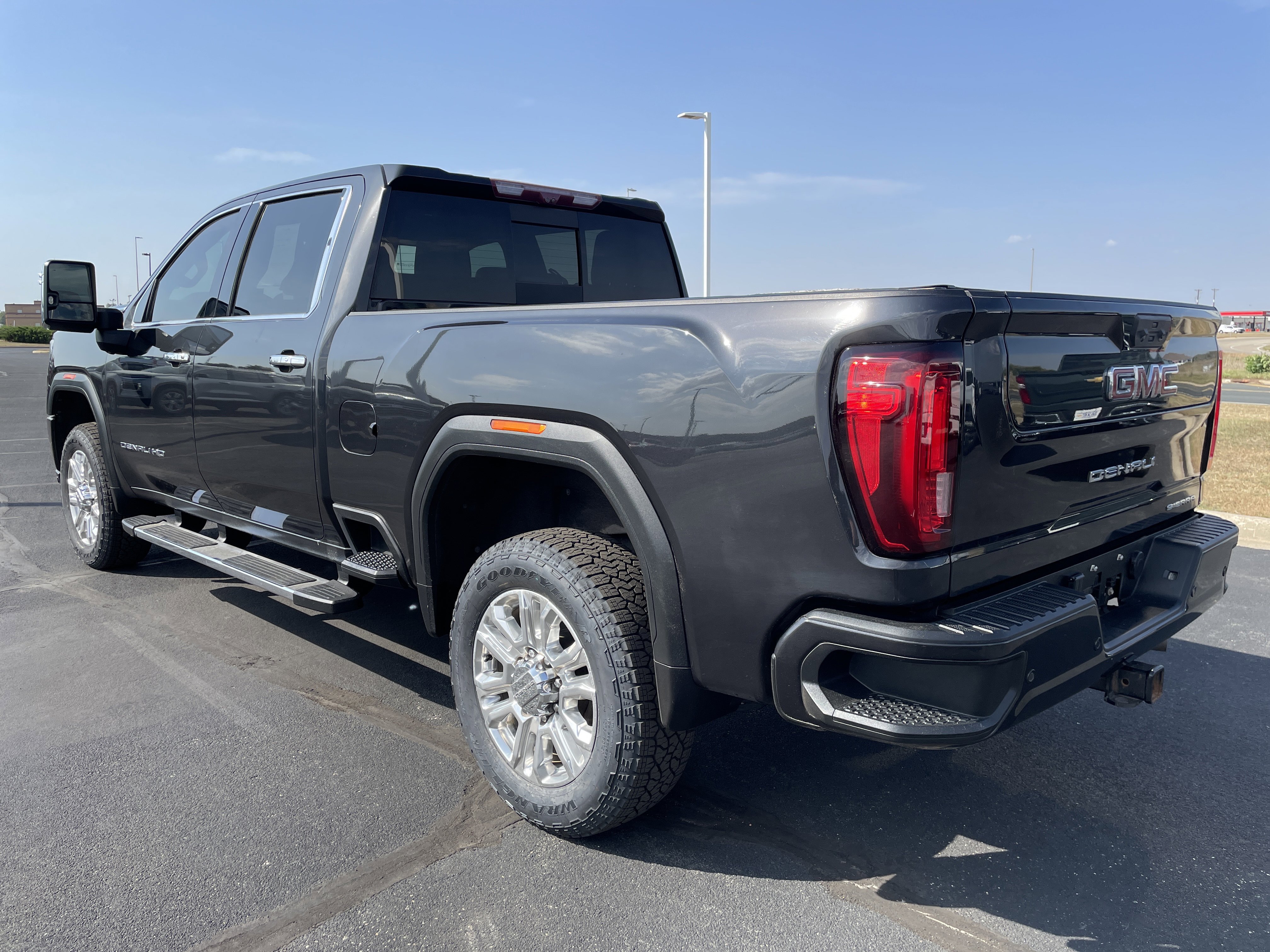 Used 2021 GMC Sierra 2500 Denali w/ Denali Ultimate Package image 3