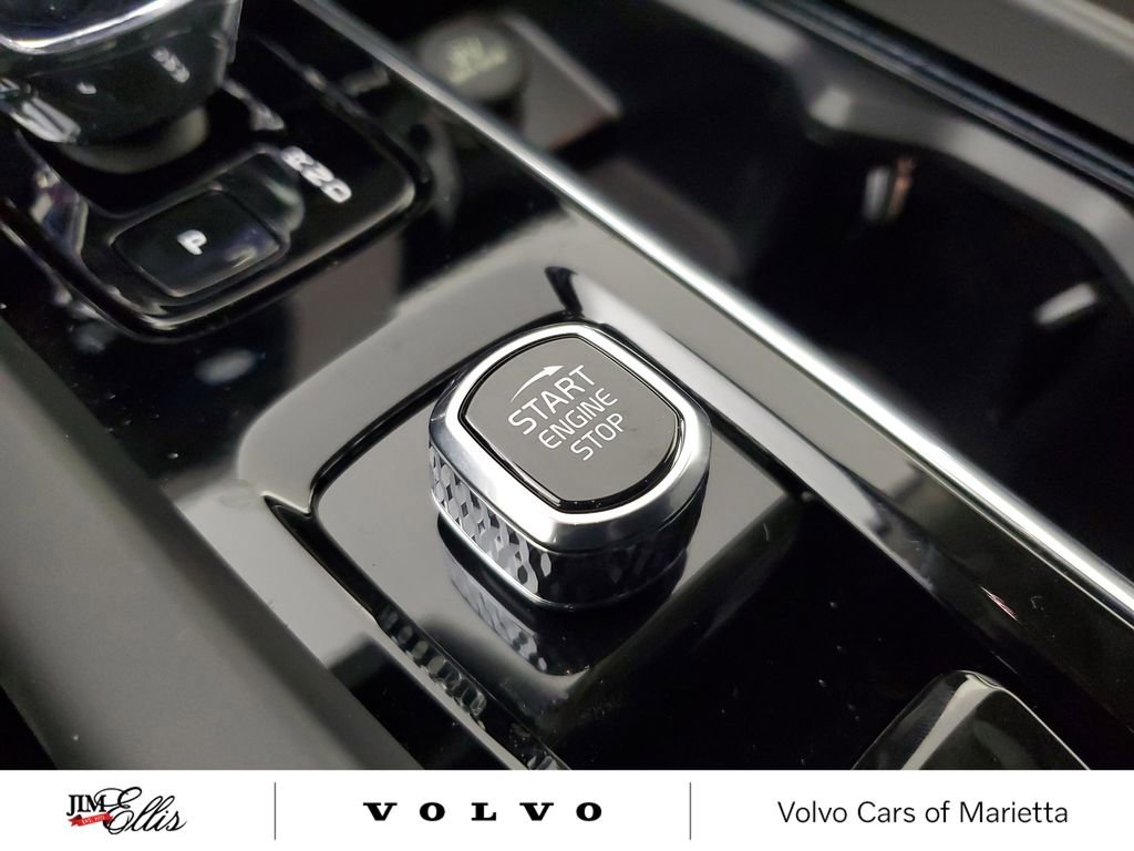 New 2026 Volvo XC60 B5 Plus w/ Protection Package Premier image 33