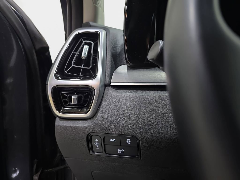 Used 2023 Kia Sorento SX image 29