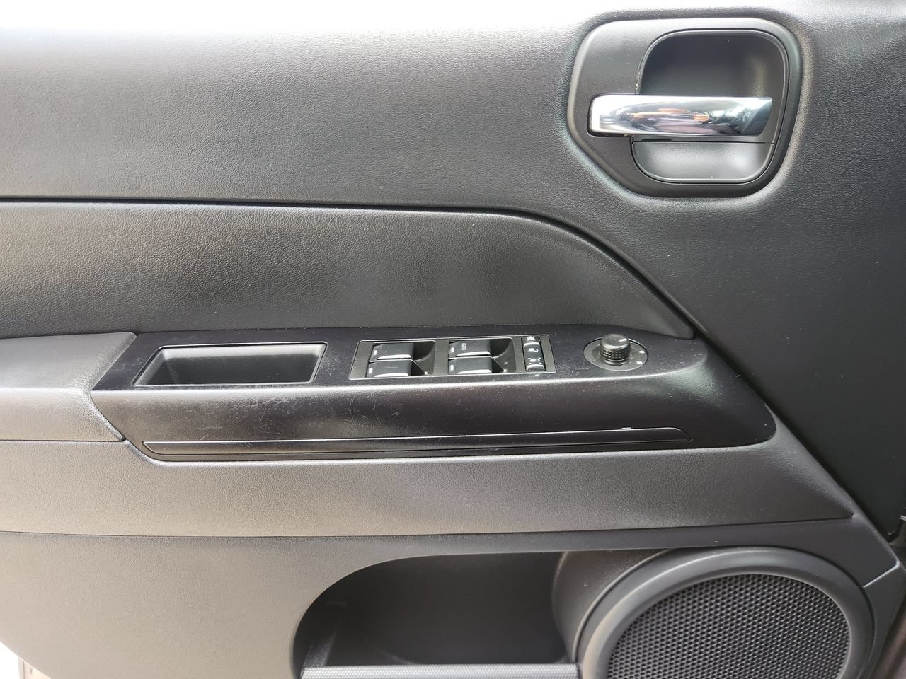 Used 2017 Jeep Patriot Latitude FWD image 20