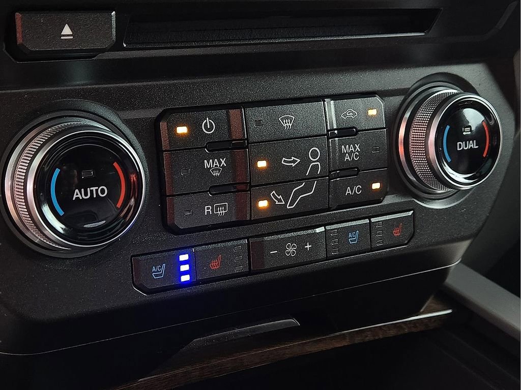 Used 2017 Ford F350 Platinum w/ Platinum Ultimate Package AWD/4WD image 14