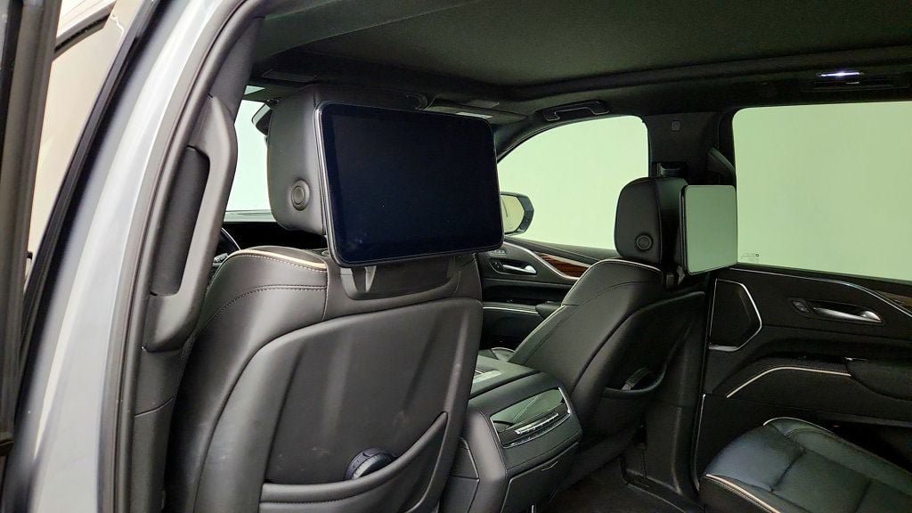 Used 2024 Cadillac Escalade ESV Premium Luxury w/ Performance Package AWD/4WD image 24