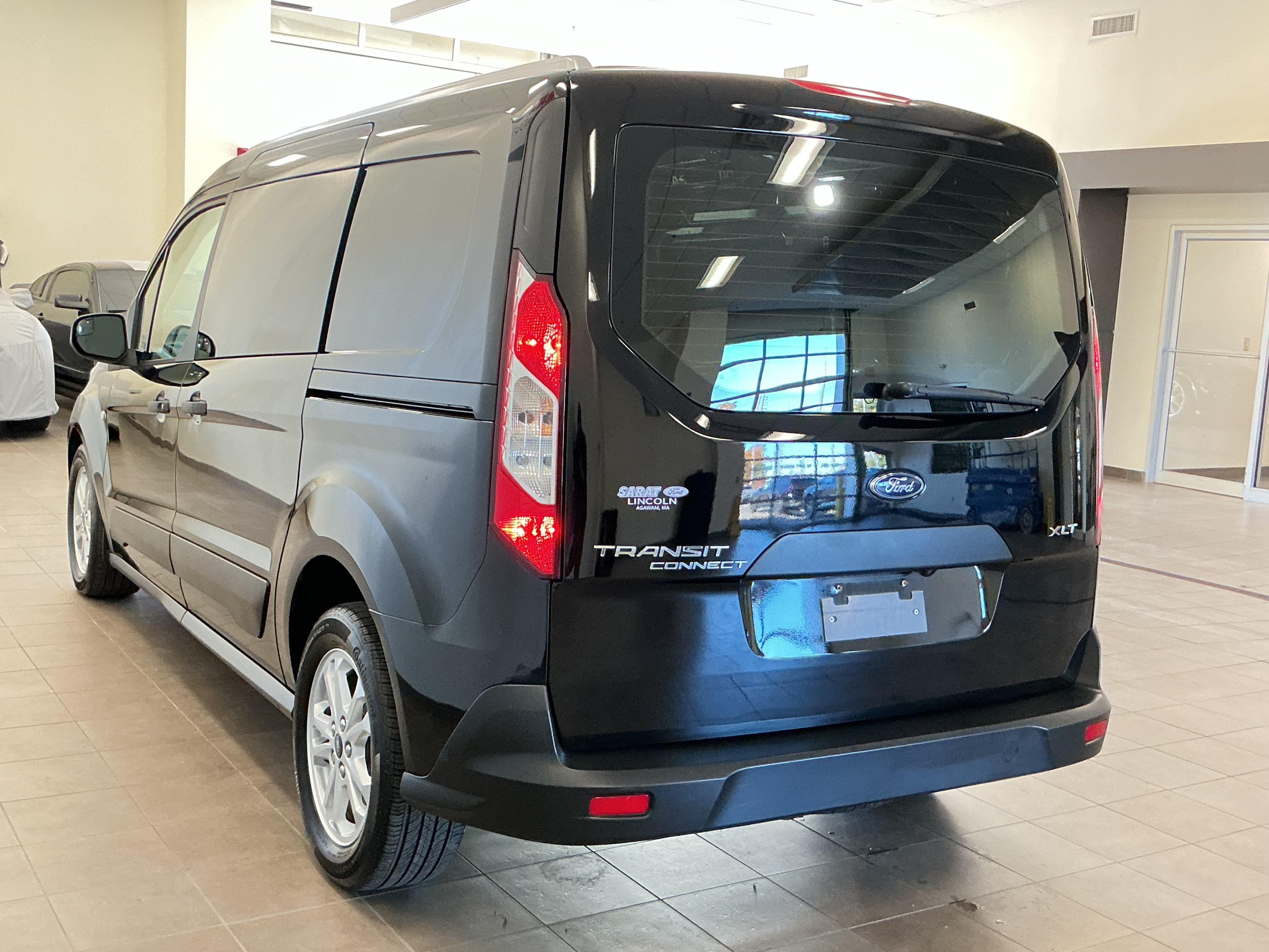 Used 2020 Ford Transit Connect XLT FWD image 5