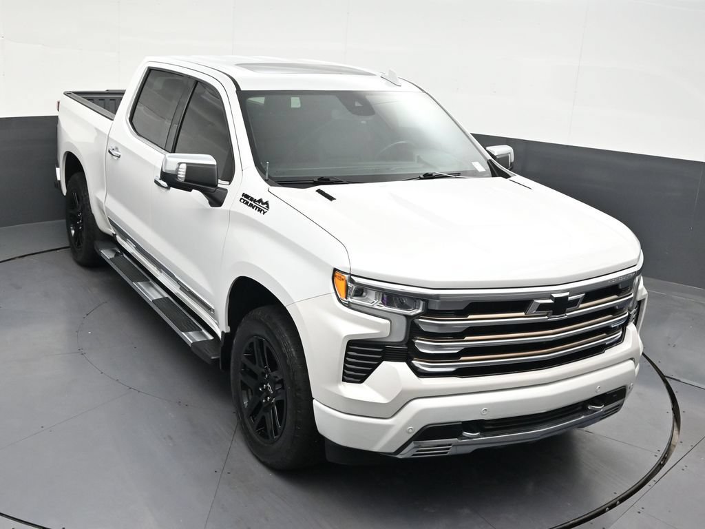 Used 2022 Chevrolet Silverado 1500 High Country w/ High Country Premium Package AWD/4WD image 22