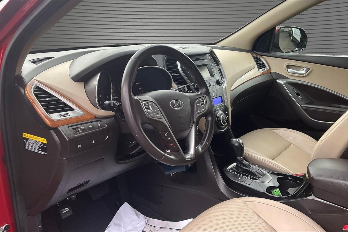 Used 2015 Hyundai Santa Fe GLS w/ Option Group 02 AWD/4WD image 16