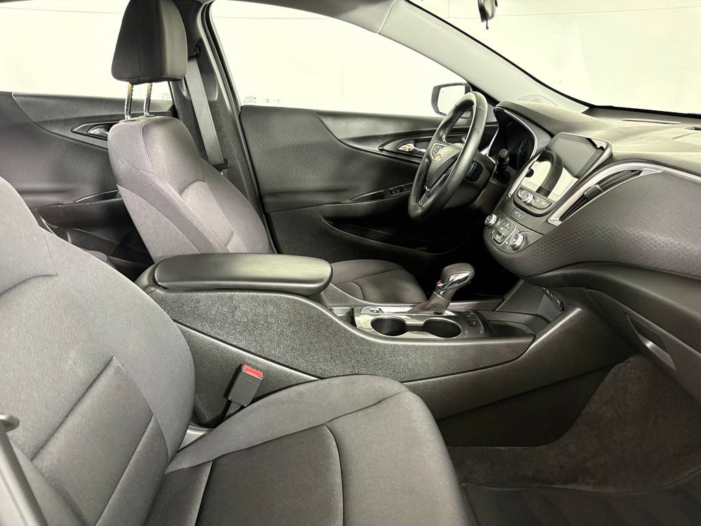 Used 2024 Chevrolet Malibu RS FWD image 17
