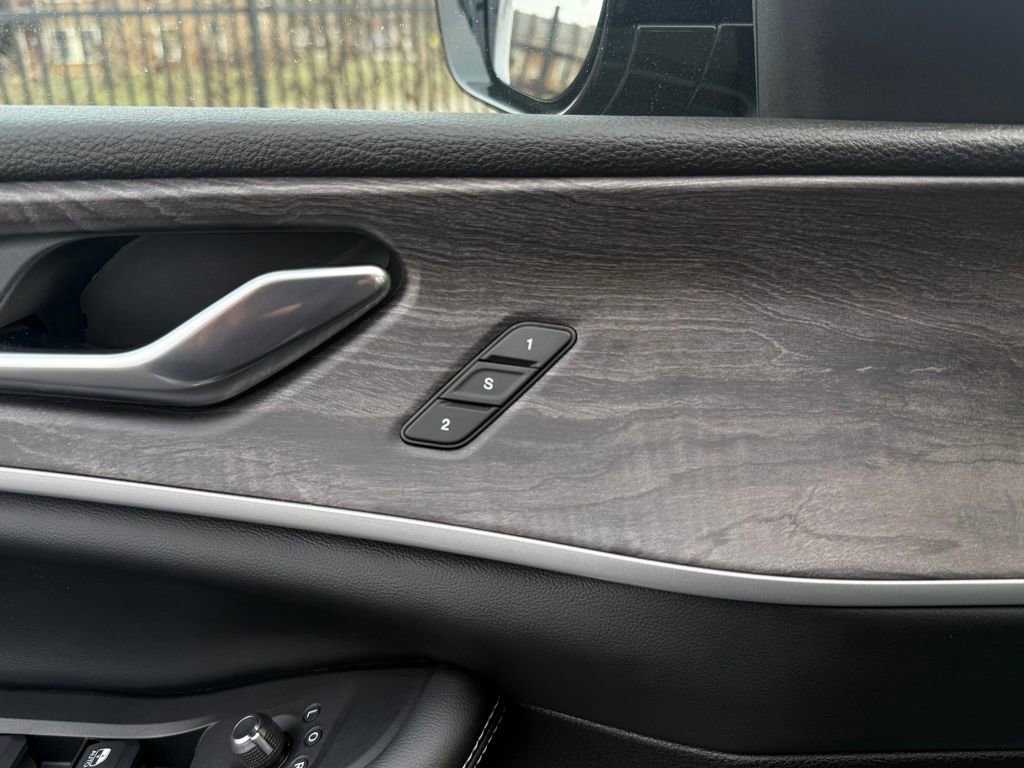 Used 2023 Jeep Grand Cherokee L Limited image 17