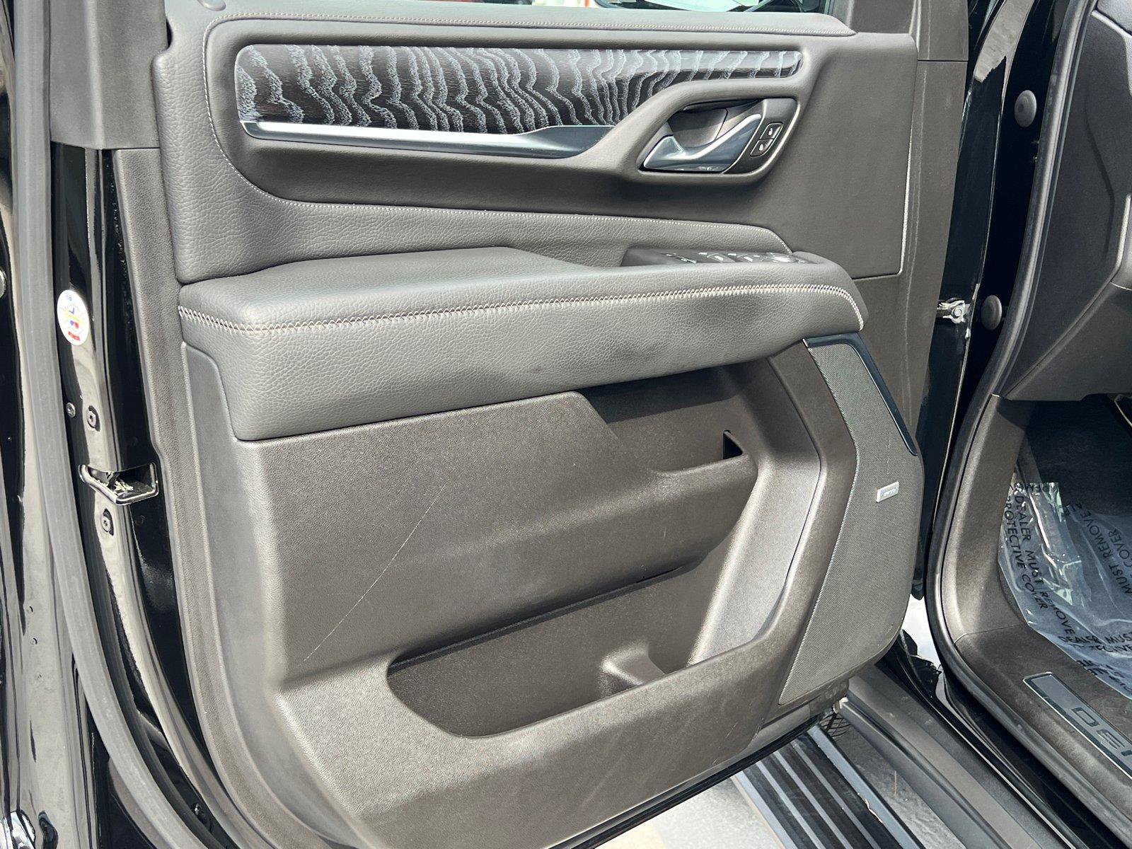 Used 2021 GMC Yukon Denali w/ Denali Premium Package AWD/4WD image 10