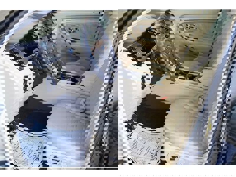 Used 2018 Ford Taurus SE image 16