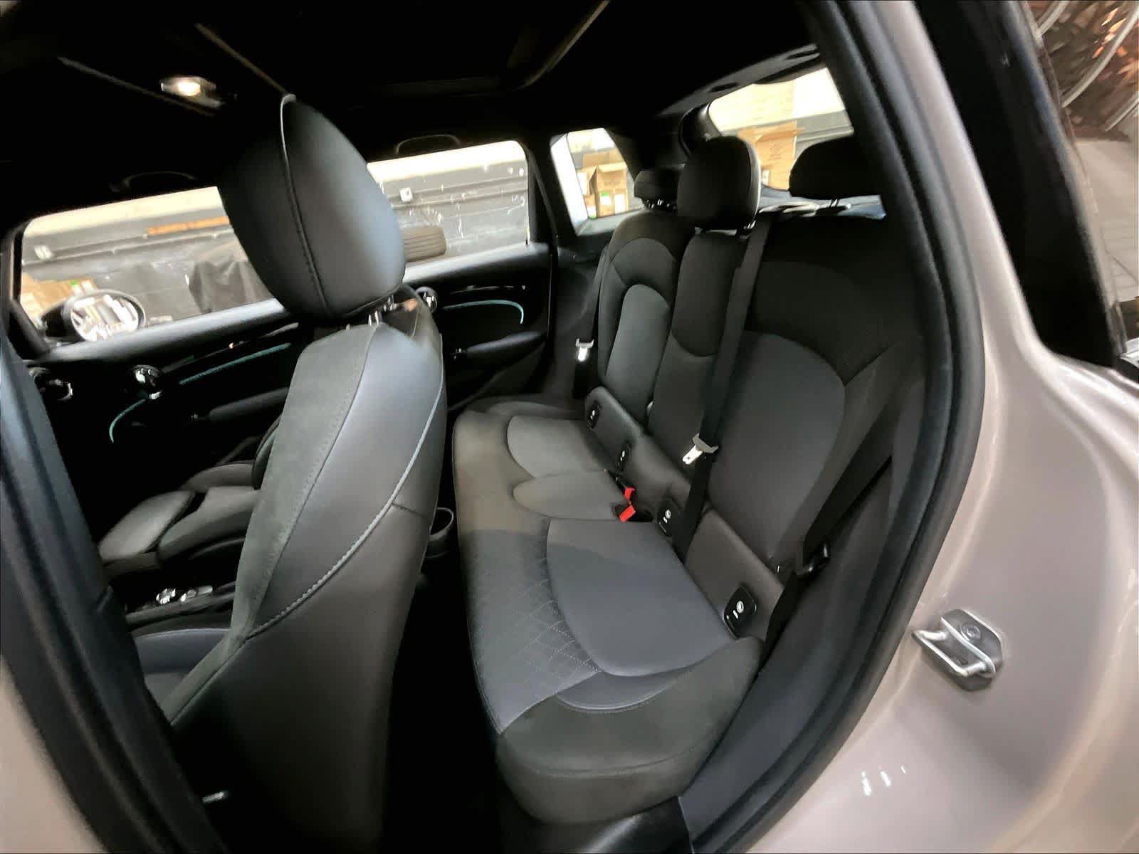 Used 2024 MINI Cooper S w/ Signature Upholstery Package FWD image 29