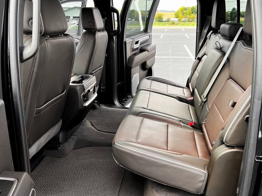 Used 2024 GMC Sierra 2500 Denali image 17