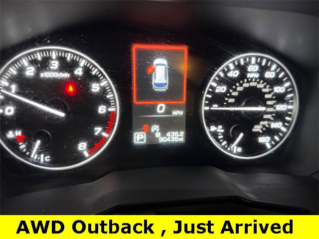 Used 2022 Subaru Outback Premium image 4