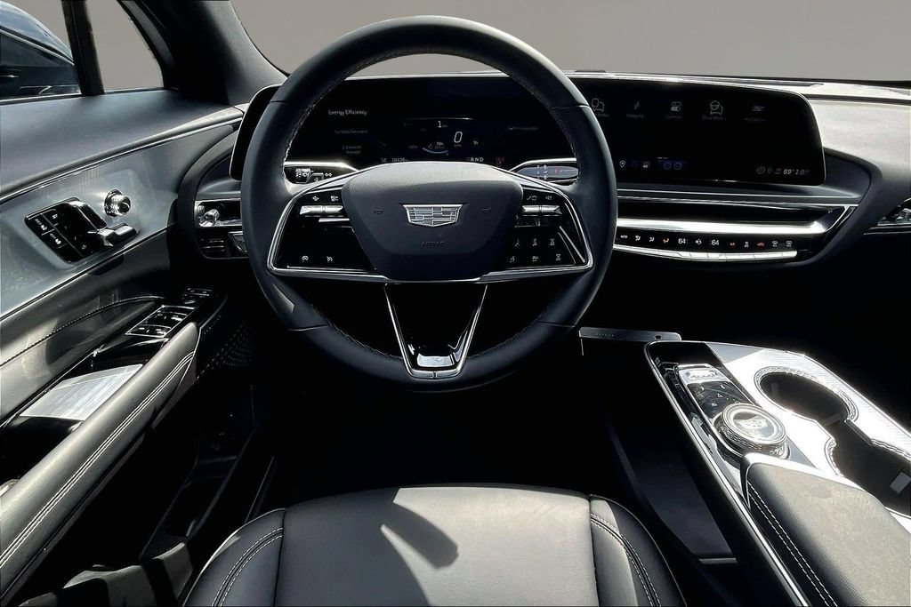 Used 2024 Cadillac Lyriq Tech AWD/4WD image 8