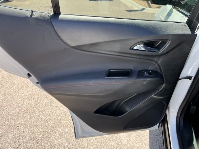 Used 2022 Chevrolet Equinox RS w/ Infotainment Package image 7