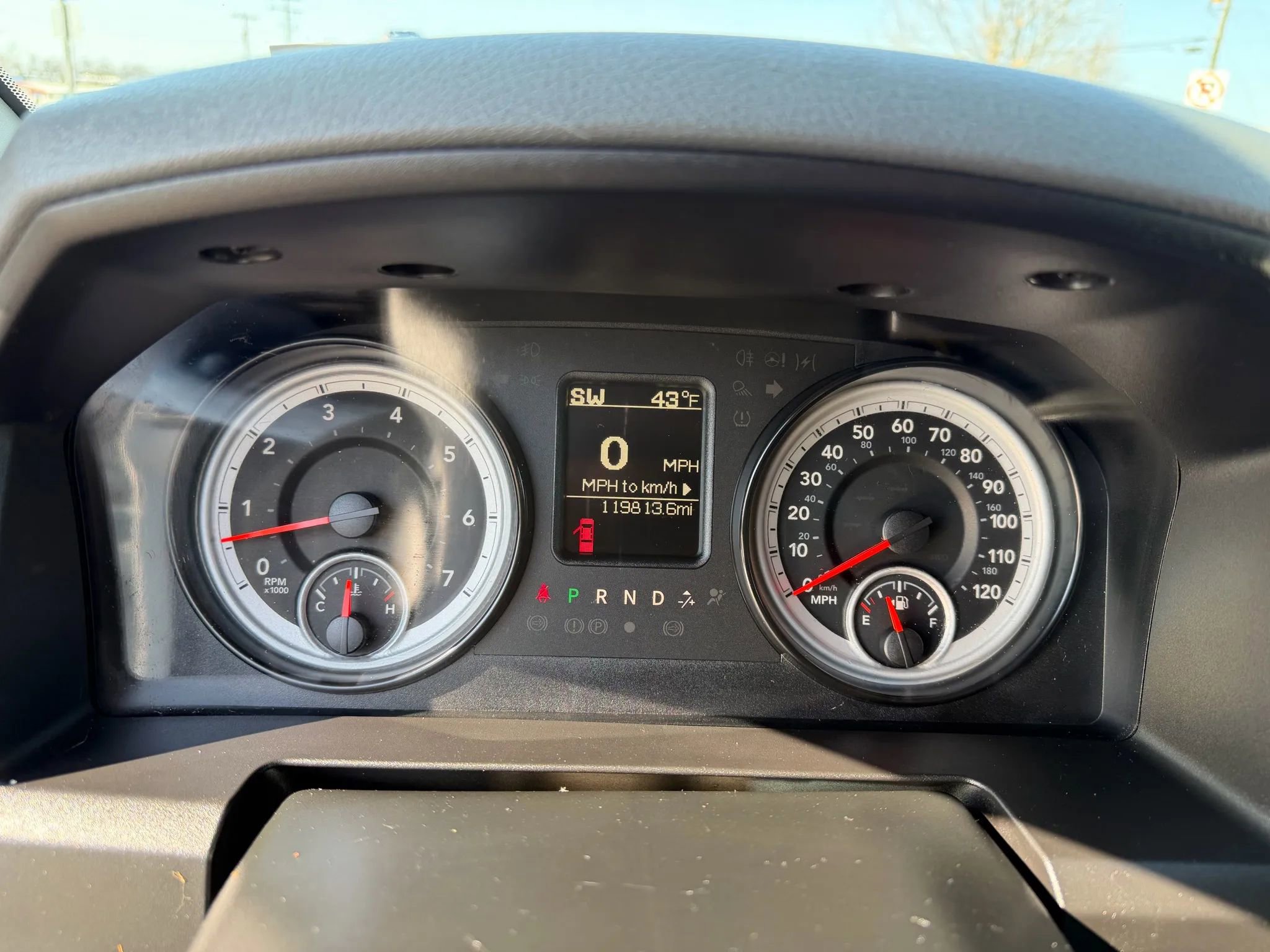 Used 2017 RAM 1500 Classic SLT AWD/4WD image 21
