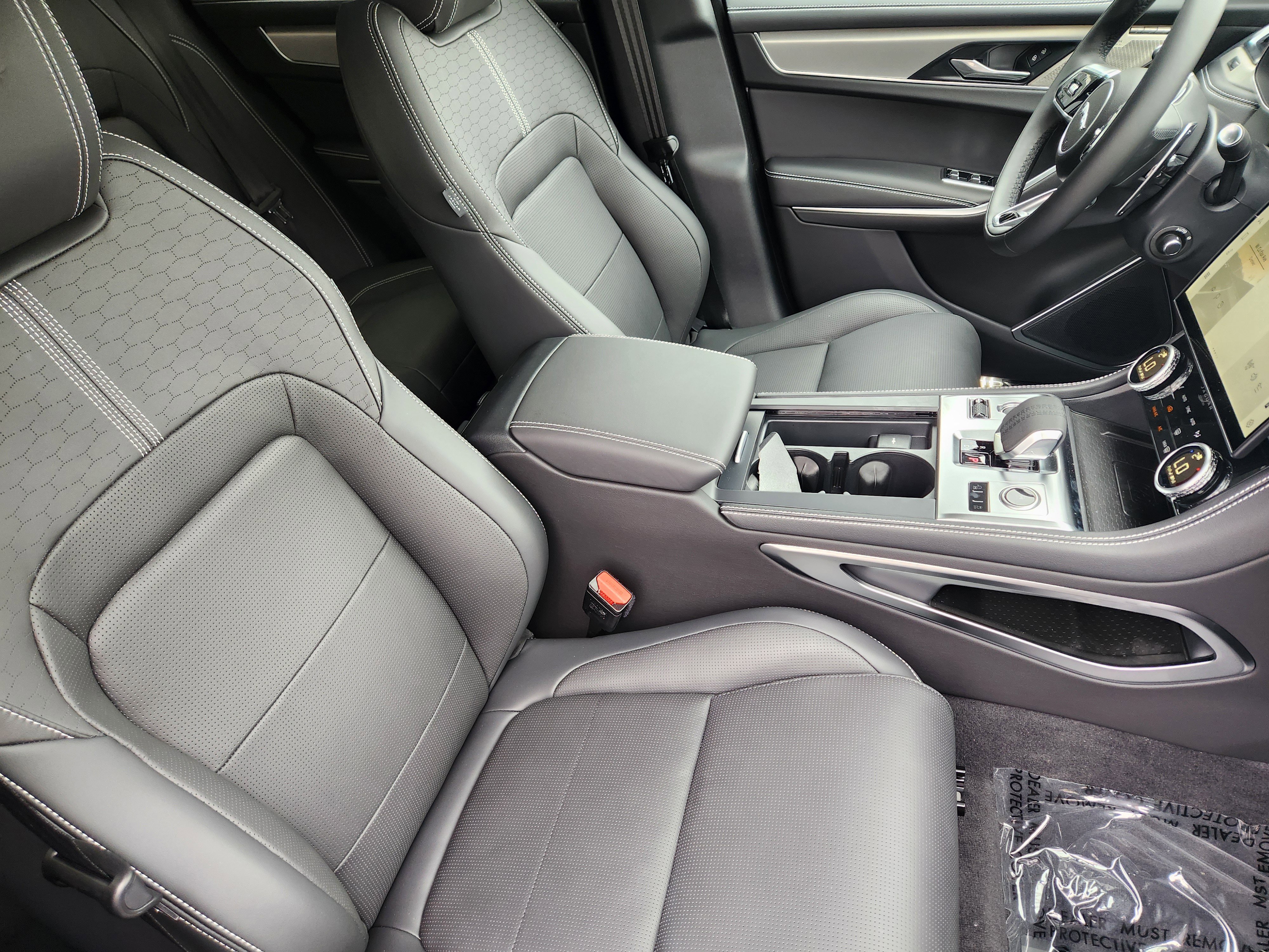 New 2026 Jaguar F-PACE R-Dynamic S image 23