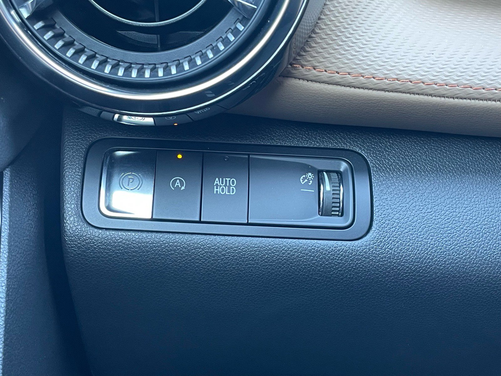 Used 2025 Chevrolet Equinox ACTIV w/ Convenience Package III image 18