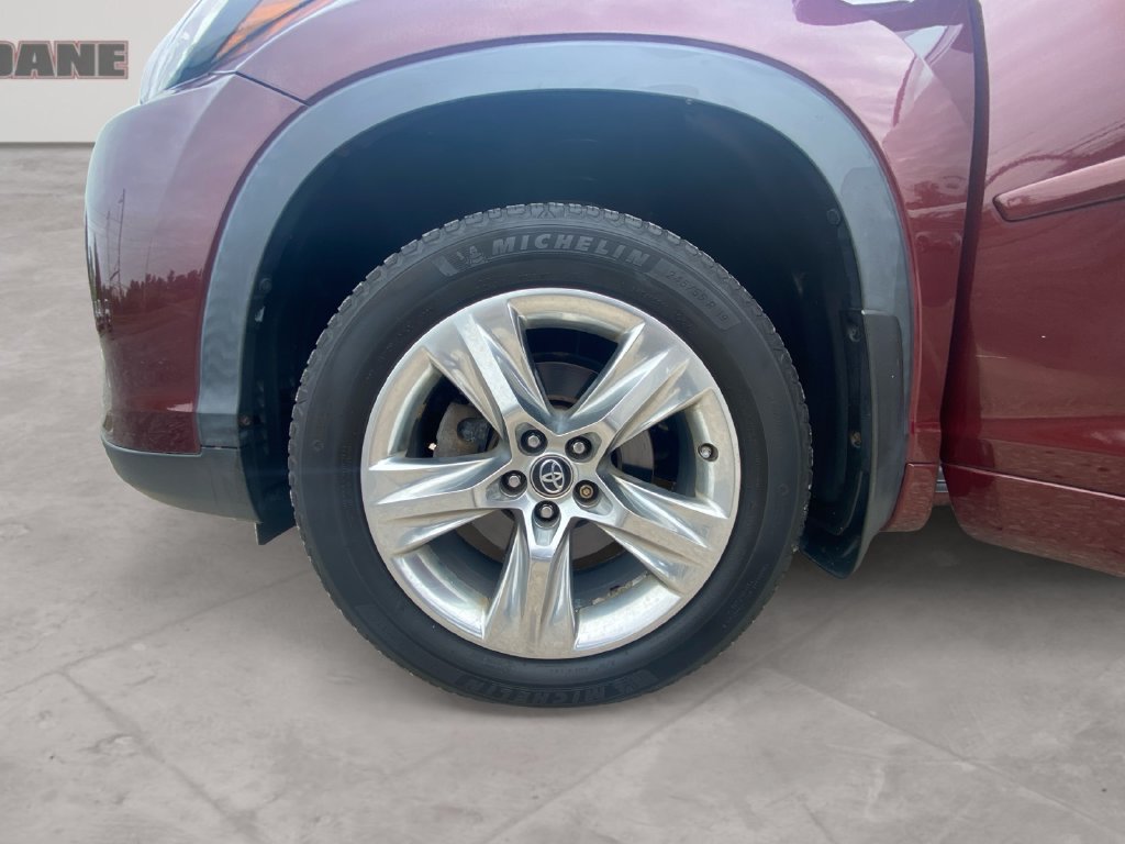 Used 2018 Toyota Highlander Limited AWD/4WD image 14