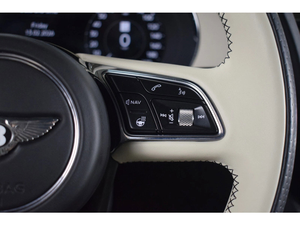 Certified 2024 Bentley Bentayga AWD/4WD image 27