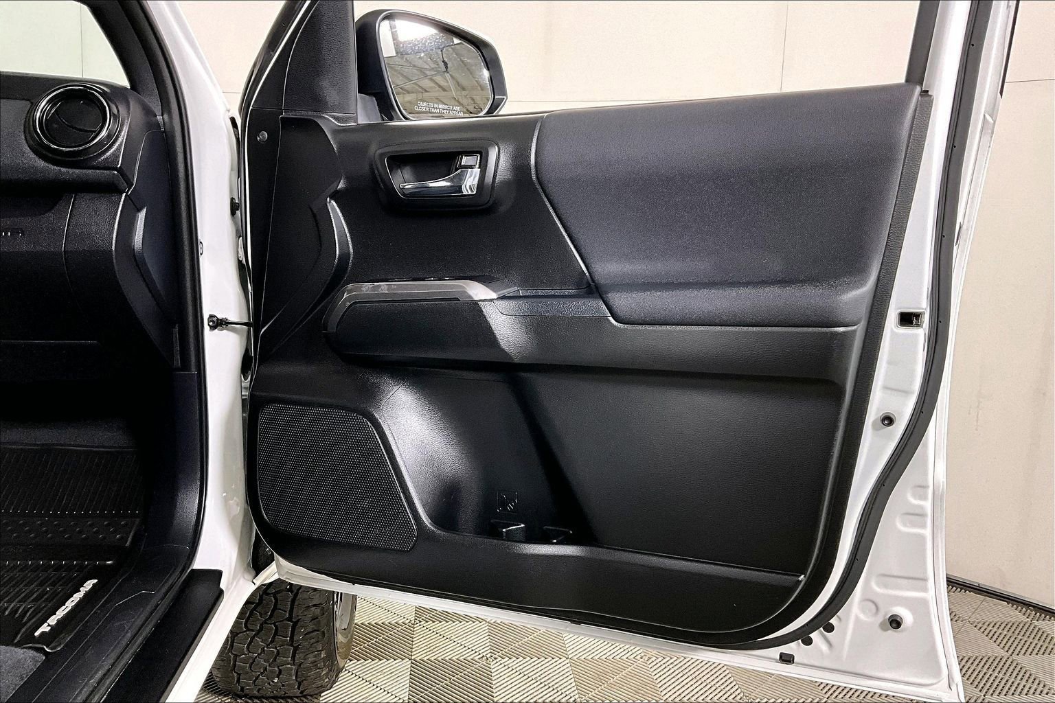 Used 2020 Toyota Tacoma TRD Sport image 24