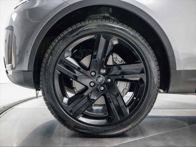 New 2025 Land Rover Discovery S image 10