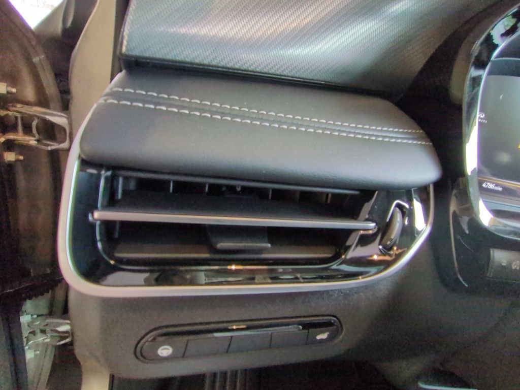 Used 2026 INFINITI QX60 Luxe w/ Cargo Package FWD image 15