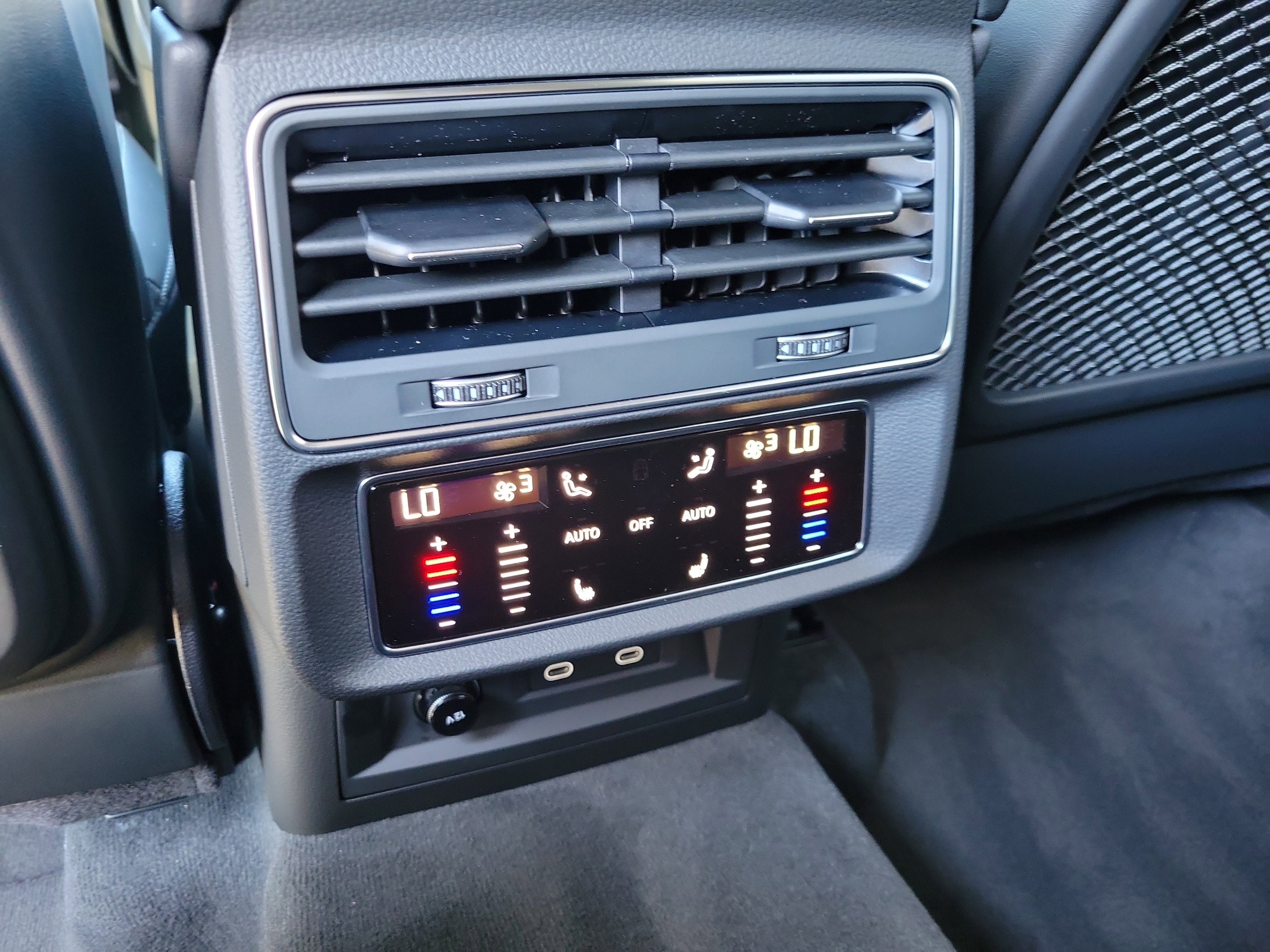 New 2026 Audi SQ7 Premium Plus image 16